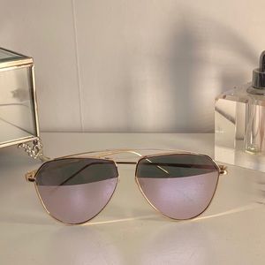 Pretty PINK shade... Pretty all day